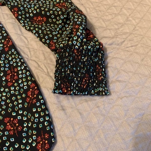 5/ $25 LOFT black with red floral print size MP - Picture 4 of 8